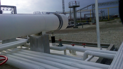 Heat exchangers in a refinery