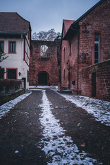 Straße in Gelnhausen bei Winter und Schnee