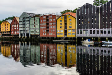 Obraz premium Colourful houses at the city Trondheim at Norway