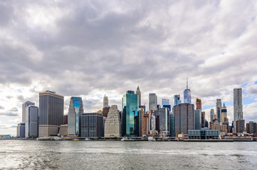Obraz premium NYC Skyline from Brooklyn Bridge Park in Brooklyn, New York, USA