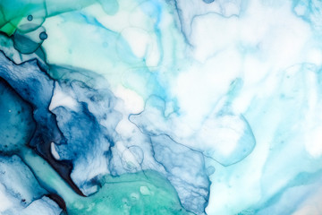 Abstrakte Aquarellmalerei mit schönen Farbtönen am Meer, künstlerische Details, Nahaufnahme. Moderne zeitgenössische Kunst auf weißem Hintergrund für Tapeten, Vorlagen, Flyer, Layouts, Poster, Karten. © Julija