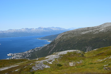 Fototapeta na wymiar Tromsøsund mit Bergen