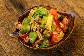 Tuna and avocado salad