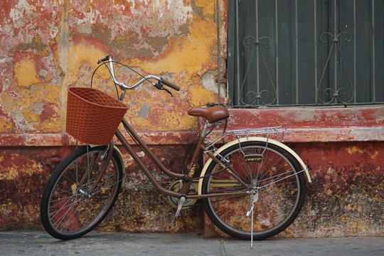 Old bicycle in cartagena colombia