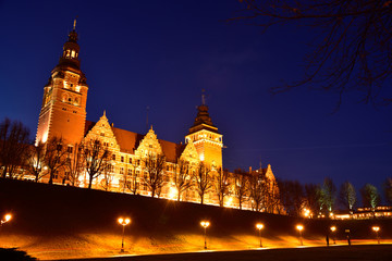 Fototapeta na wymiar Szczecin - Wały Chrobrego at night