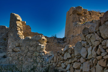 Fototapeta na wymiar Murallas en ruinas del castillo