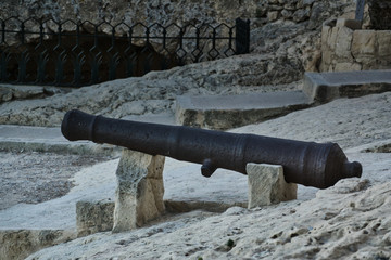 cañon en el castillo Santa Barbara de Alicante