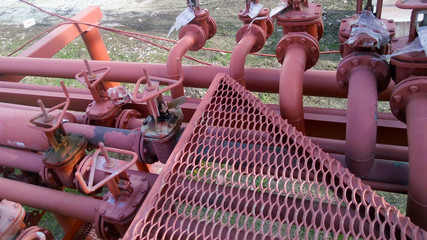 Valves on the pipeline for pumping oil