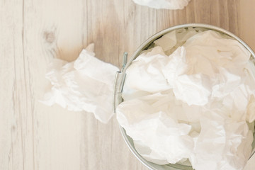 Tissue garbage. Images of colds, runny noses, hay fever, etc.. Or after make-up. ティッシュのごみ　風邪、鼻水、花粉症などのイメージ。その他にも化粧直しなどのイメージ。