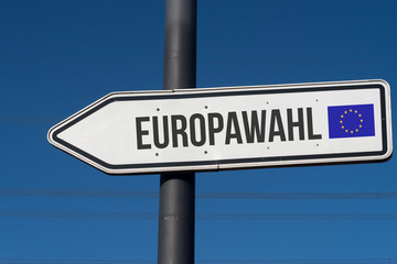Ein Richtungspfeil zeigt auf die Europawahl in der Europäischen Union