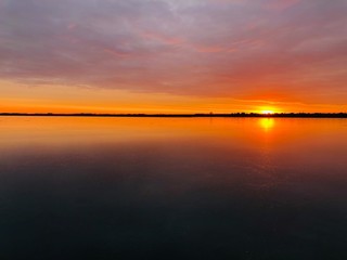 Naklejka premium Sunset ice