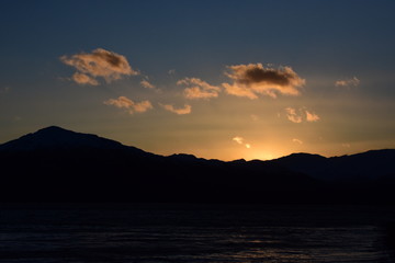 Obraz premium sunset in the mountains
