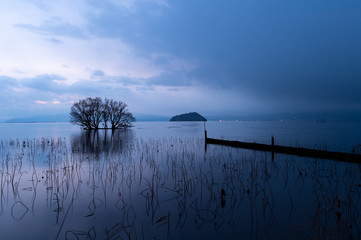 琵琶湖の夕暮れ