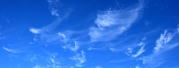 Fototapeta na wymiar Banner - Schleierwolken - Wolkenhimmel