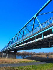 Fototapeta na wymiar 江戸川に架かる葛飾橋