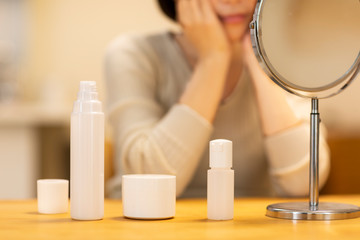 女性　スキンケア