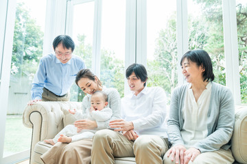 3世代家族 家族団らん
