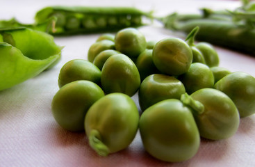 guisantes verdes frescos