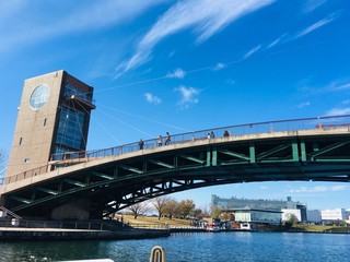 富山県　富岩運河環水公園の天門橋 -  Tenmon Bridge at Toyama Prefecture Tomiwa Canal Water Park © wachilog