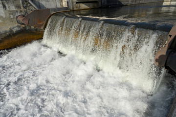Wasserkraftwerk an der Limmat, Zürich, Schweiz