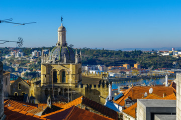 Fototapeta na wymiar Old Cathedral of Coimbra