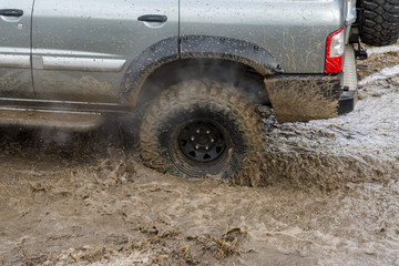 Russian SUV, Off-road vehicle slips, Stuck in the river	