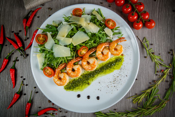 shrimp fresh salad with vegetables