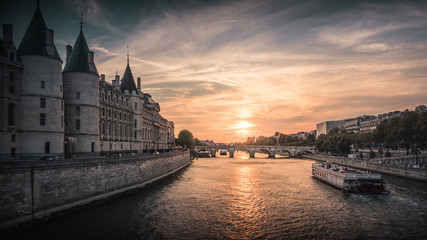 Fototapeta premium Conciergerie at Sunset