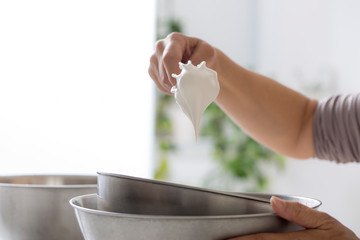 生クリームの泡立て