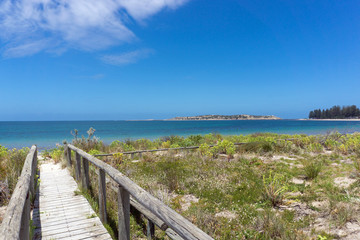 Fototapeta na wymiar View from Hayborough Beach to Granite Island, Victor Harbor , Australia