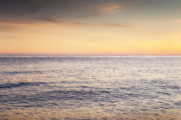 Obraz premium sunset on the beach in almunecar spain
