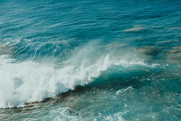 Fototapeta premium plakat oceaniczny. fala i piasek