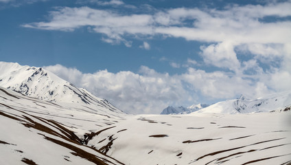 The extreme terrains of the snow capped mountains on Manali Leh Highway