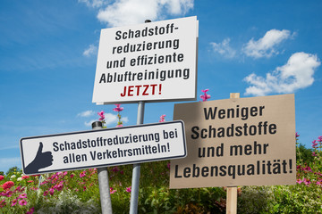 Saubere Luft ist Lebensqualität!, Effiziente Abluftreinigung, Schilder