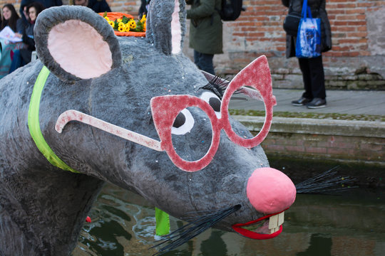 Mouse carnival's fload in Comacchio