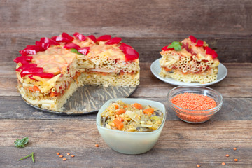 Selbstgemachte Makkaroni-Torte	