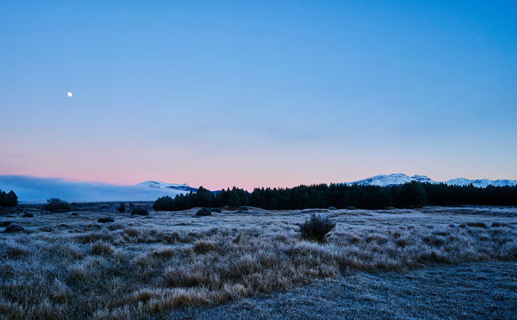 Argentina, Patagonia, Esquel, Laguna La Zeta, steppe landscape with hoarfrost at twilight