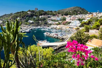 Fotobehang Palermo Haven van het eiland Ustica aan de Tyrrheense Zee in de buurt van Palermo, Sicilië, Italië