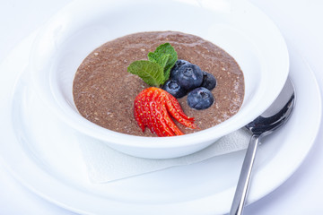 Flax porridge with berries