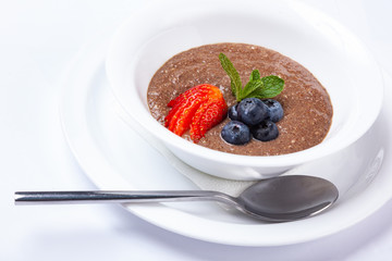 Flax porridge with berries