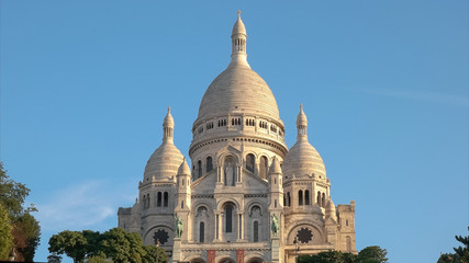 Fototapeta na wymiar close up view of sacre coeur basilica, paris