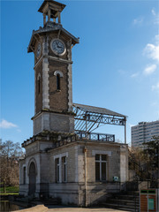 Obraz premium beffroi du parc Georges Brassens à Paris