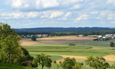 Sommer. Außerhalb der Stadt