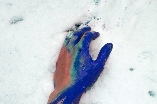 Main bleue 