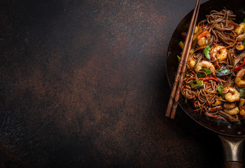 Stir fry noodles with shrimps and vegetables