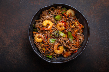 Stir fry noodles with shrimps and vegetables