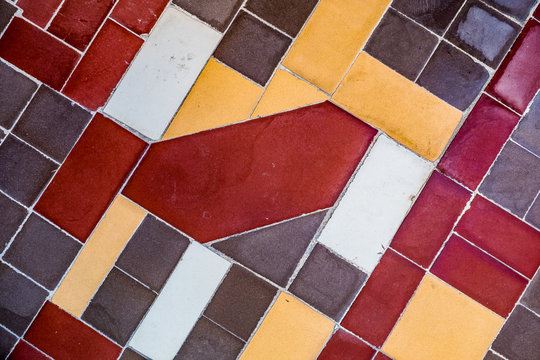 Carrelage au motif g&eacute;om&eacute;trique