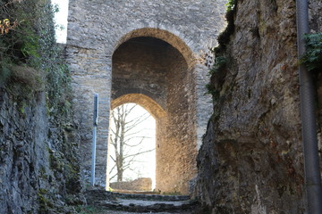 REMPARTS SAINT HIPPOLYTE - VILLAGE MEDIEVAL DE CREMIEU - DAUPHINE - ISERE - FRANCE
