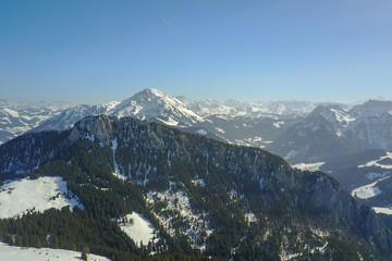 Sommet d'une chaine de montagne en Savoie