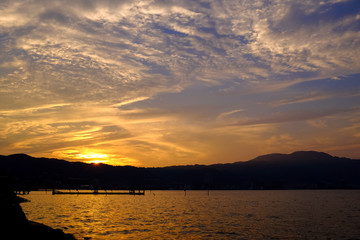 湖畔の夕焼け